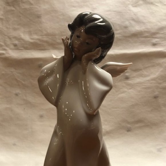 Lladro Angels: Mime Angel / Angel Dreaming - Picture 8 of 11